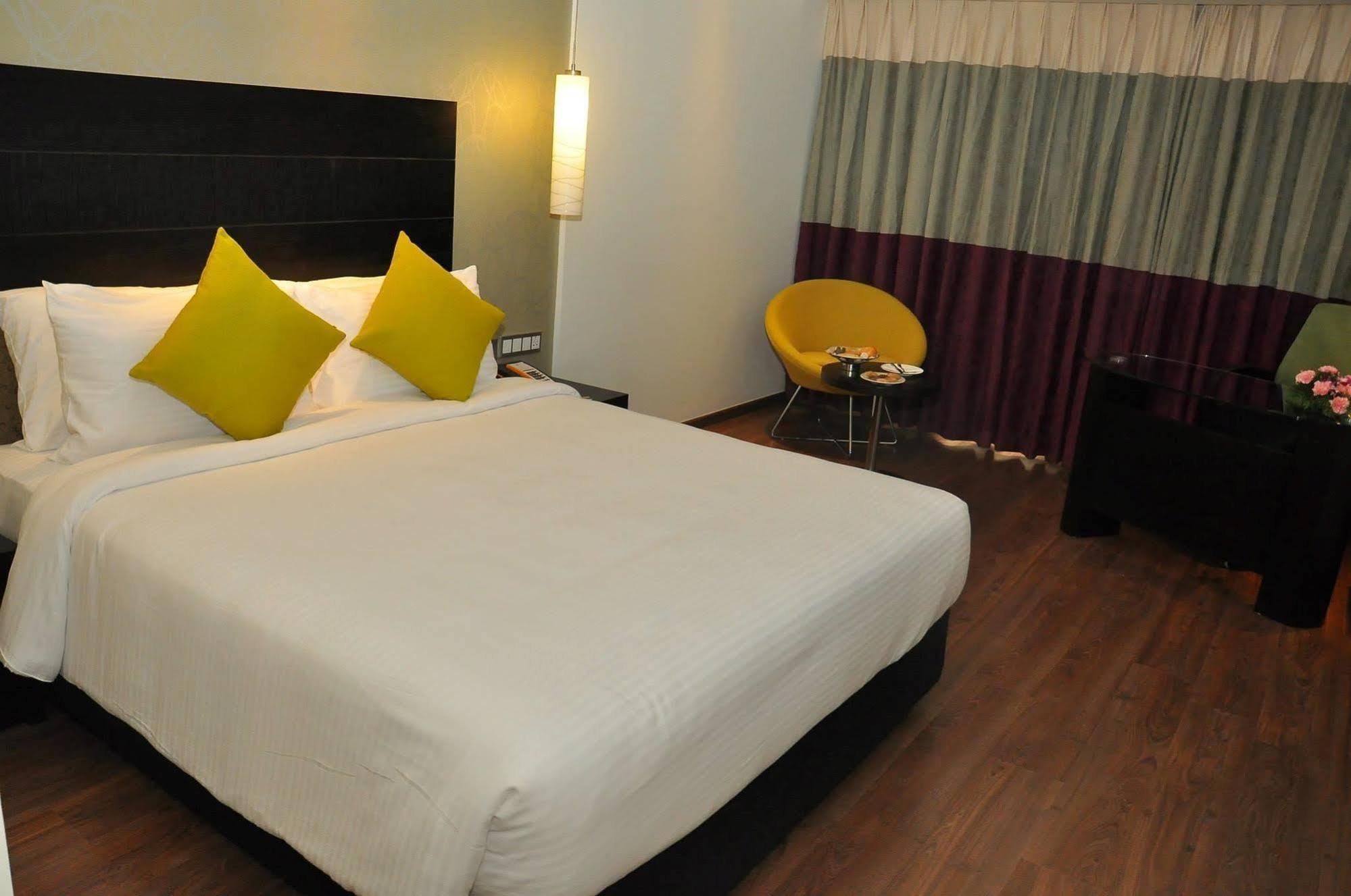 Hycinth Hotels Thiruvananthapuram Ngoại thất bức ảnh